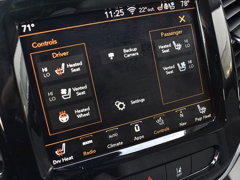 Used 2019 Jeep Cherokee Overland w/ Technology Group image 21