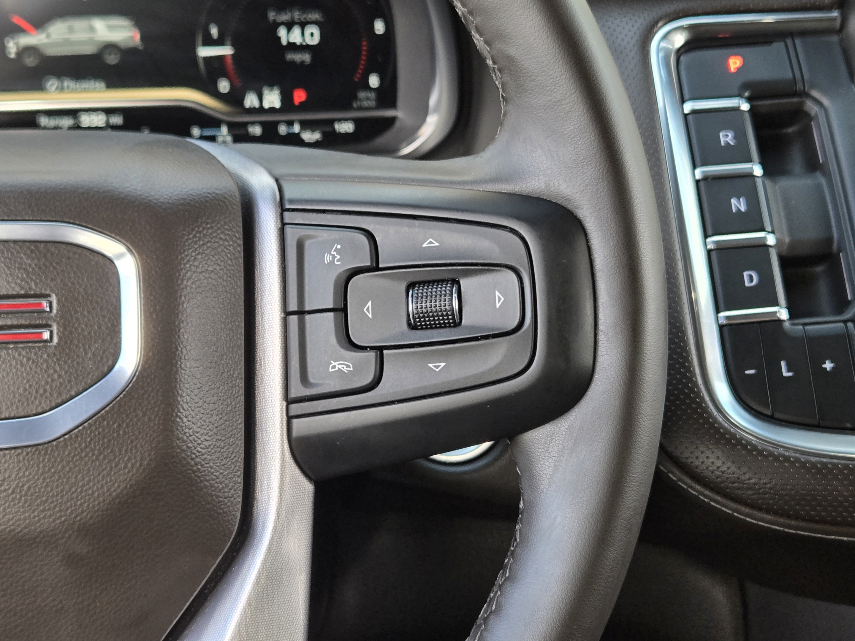 Used 2024 GMC Yukon XL SLT w/ SLT Premium Package AWD/4WD image 38