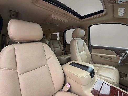 Used 2013 Chevrolet Tahoe LTZ AWD/4WD image 35