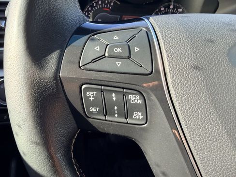 Used 2017 Ford Explorer Platinum image 36