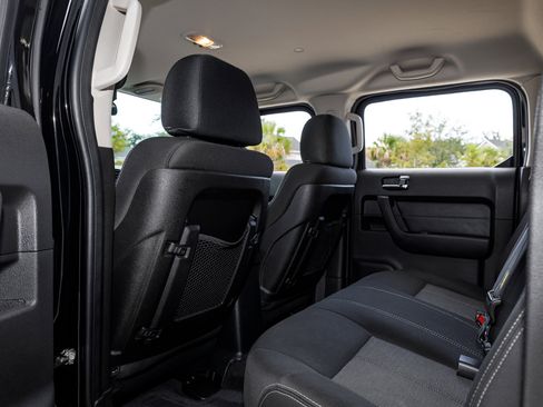 Used 2010 HUMMER H3T Adventure image 39