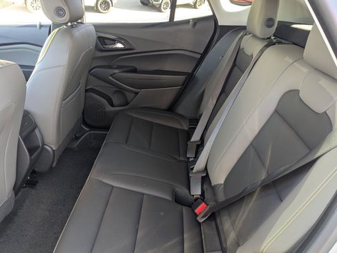 Used 2025 Chevrolet Trax ACTIV w/ Sunroof Package image 33