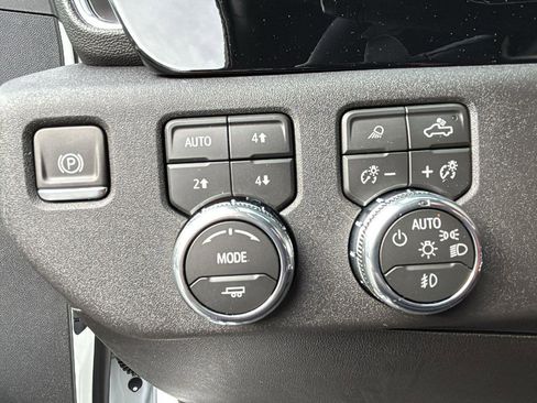 New 2026 GMC Sierra 1500 Elevation image 13