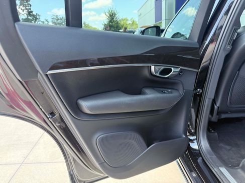 Used 2019 Volvo XC90 T6 Momentum w/ Protection Package Premier AWD/4WD image 14