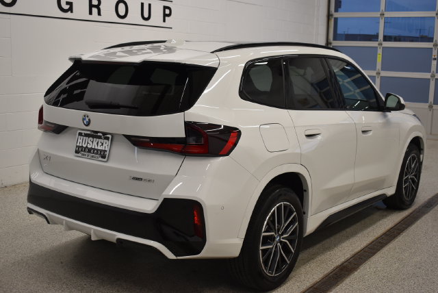 Used 2026 BMW X1 xDrive28i AWD/4WD image 4