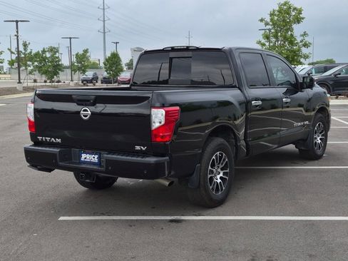 Used 2020 Nissan Titan SV w/ SV Convenience Package RWD image 5