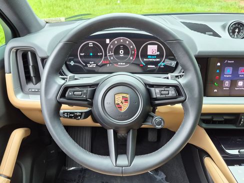Certified 2026 Porsche Cayenne Coupe AWD/4WD image 8