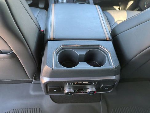 Used 2024 Ford Expedition Platinum image 41