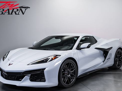 Used 2024 Chevrolet Corvette Z06 RWD image 9