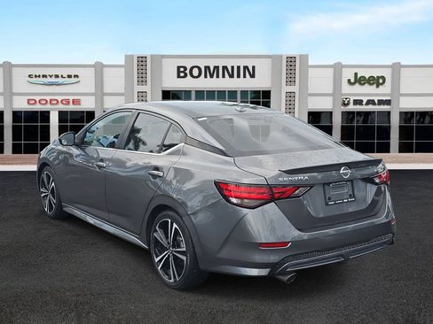 Used 2021 Nissan Sentra SR image 3