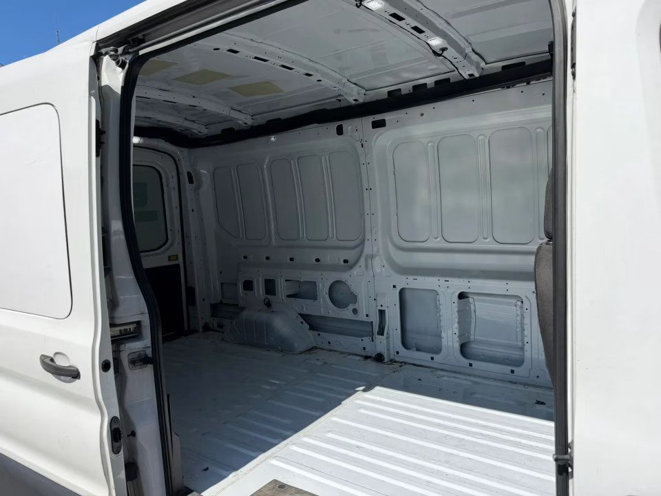 Used 2019 Ford Transit 250 148 Medium Roof RWD image 9