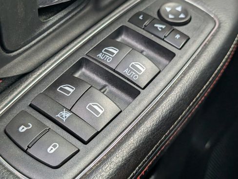 Used 2015 RAM 1500 Rebel AWD/4WD image 19