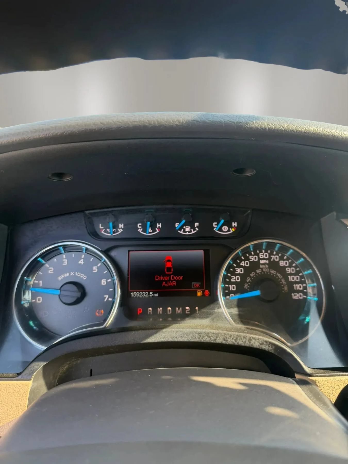 Used 2014 Ford F150 XLT w/ Equipment Group 302A Luxury AWD/4WD image 14