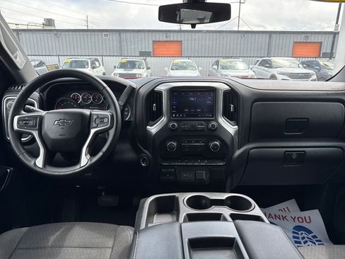 Used 2019 Chevrolet Silverado 1500 LT Trail Boss AWD/4WD image 12