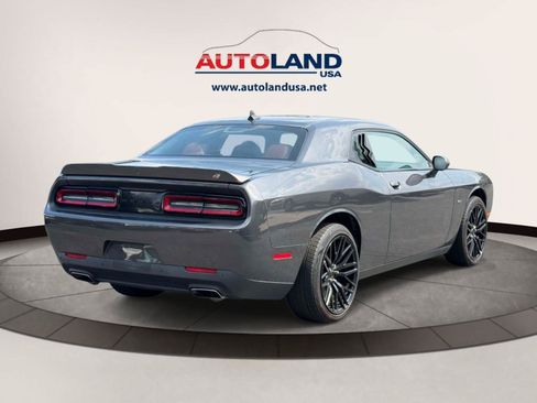 Used 2018 Dodge Challenger GT w/ Driver Convenience Group AWD/4WD image 4
