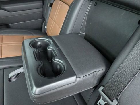 Used 2025 Chevrolet Silverado 1500 High Country AWD/4WD image 34
