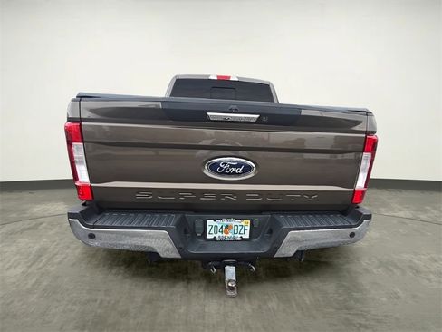 Used 2017 Ford F250 Lariat image 3