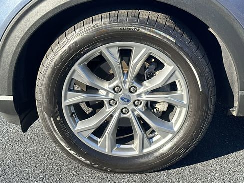 Used 2021 Ford Explorer XLT w/ Equipment Group 202A image 13