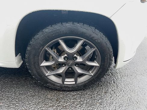 Used 2020 Jeep Grand Cherokee Limited X image 16