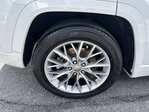 Certified 2022 Jeep Grand Cherokee Summit w/ Advanced Protech Group IV AWD/4WD image 11