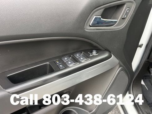 Used 2022 Chevrolet Colorado LT w/ LT Convenience Package image 9