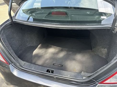 Used 2015 Nissan Versa S FWD image 12
