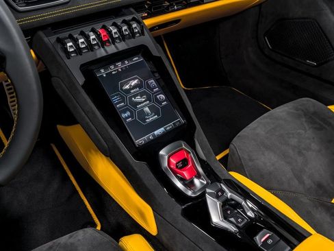 Used 2024 Lamborghini Huracan Sterrato image 23