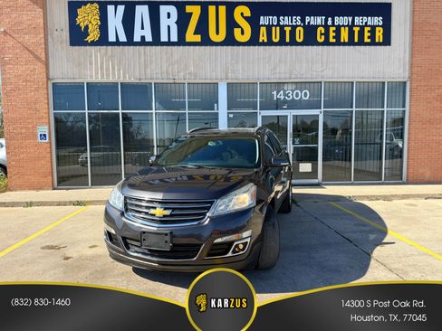 Used 2014 Chevrolet Traverse LT image 1