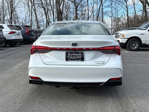 Used 2021 Toyota Avalon Limited w/ Advanced Safety Package image 4