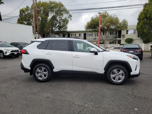 Certified 2022 Toyota RAV4 XLE image 4