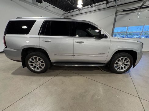 Used 2018 GMC Yukon Denali AWD/4WD image 2