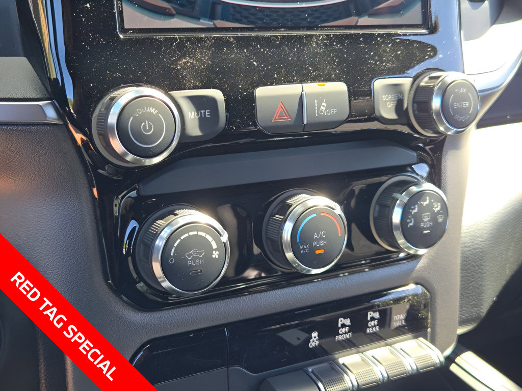 New 2026 RAM 1500 Express AWD/4WD image 30