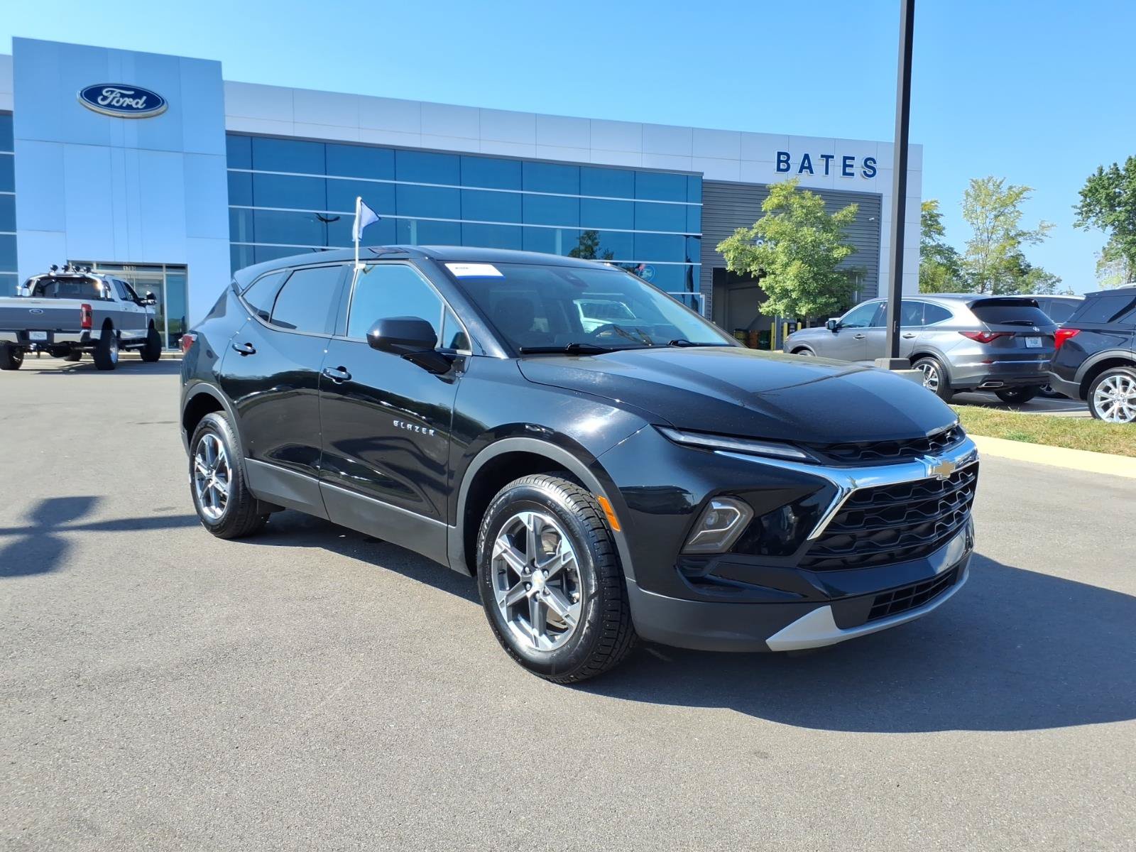 Used 2025 Chevrolet Blazer LT AWD/4WD image 1