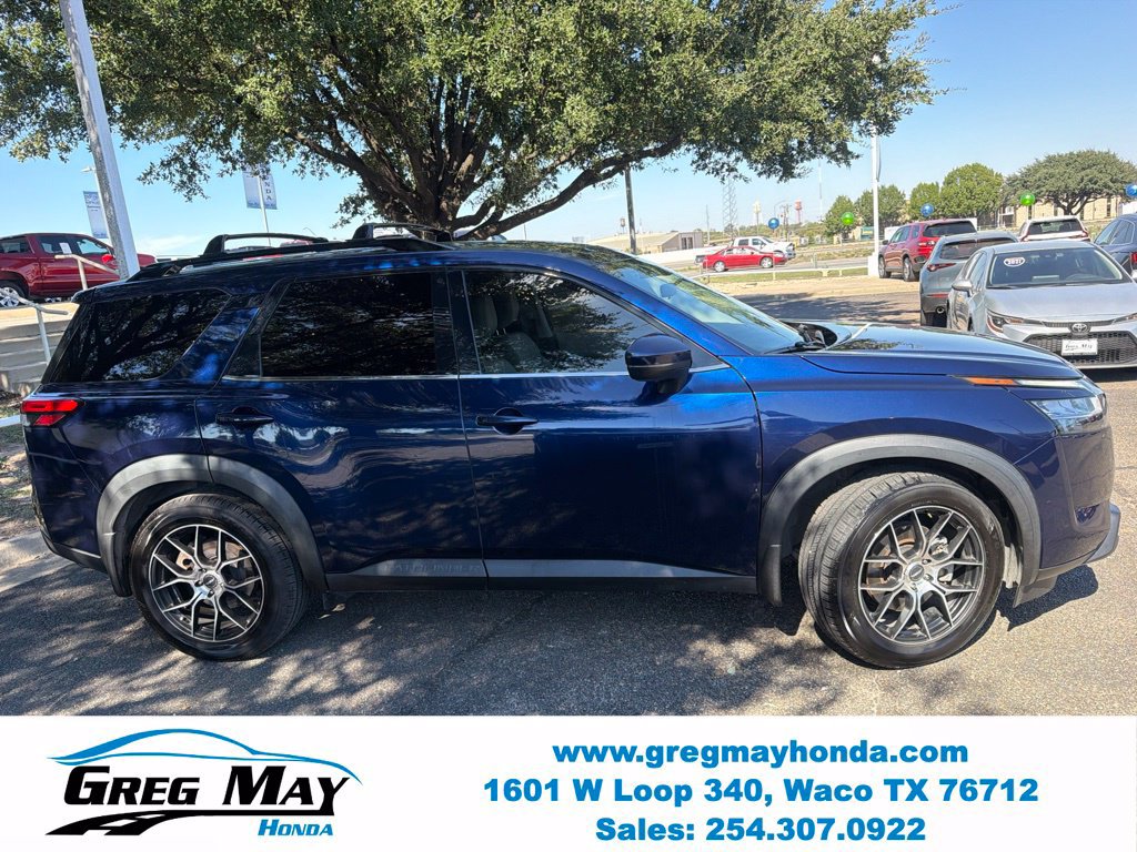 Used 2022 Nissan Pathfinder SV FWD image 2