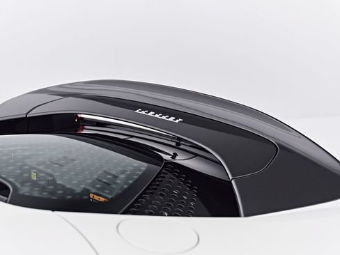 Used 2022 Ferrari SF90 Spider AWD/4WD image 30