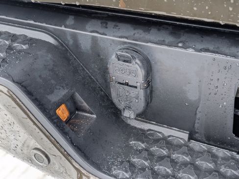 Used 2023 Chevrolet Colorado LT w/ LT Convenience Package II image 36