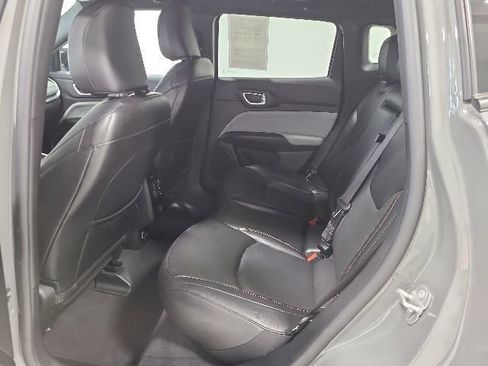 Used 2023 Jeep Compass Latitude AWD/4WD image 18