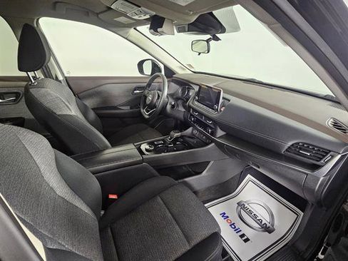 Used 2023 Nissan Rogue SV image 15