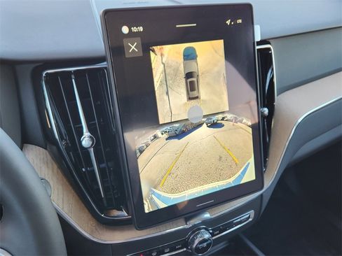 New 2026 Volvo XC60 B5 Plus w/ Climate Package image 8