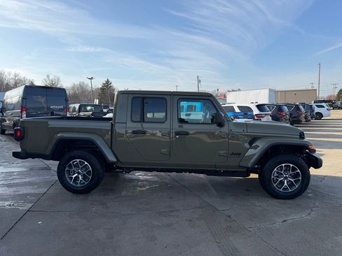 New 2026 Jeep Gladiator Sport image 8