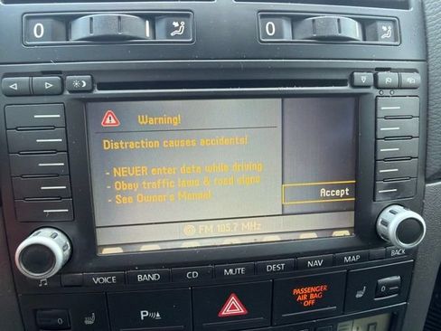 Used 2006 Volkswagen Touareg V10 TDI AWD/4WD image 9
