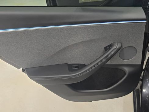 Used 2024 Tesla Model 3 Standard Range RWD image 9