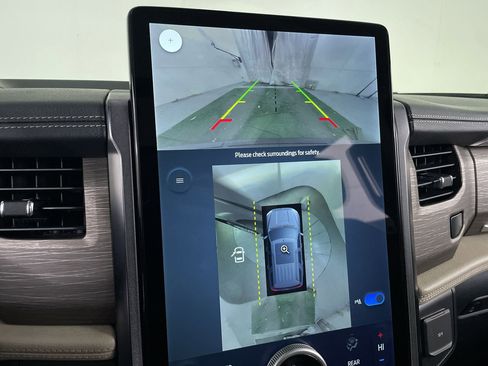 Used 2022 Ford Expedition Limited image 15