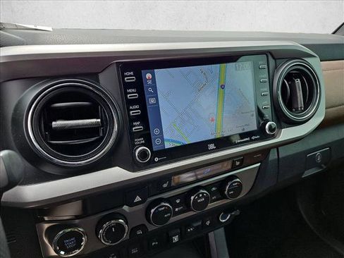 Used 2020 Toyota Tacoma Limited AWD/4WD image 12
