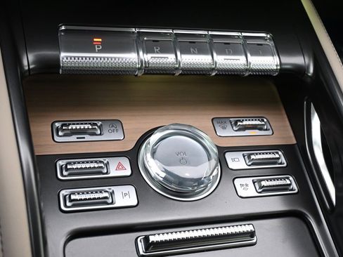 New 2025 Lincoln Nautilus Reserve image 31