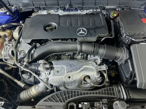 Used 2022 Mercedes-Benz GLB 250 4MATIC image 32