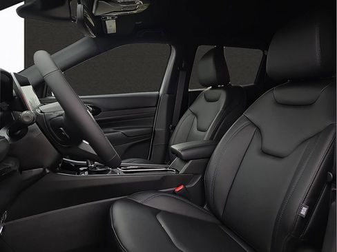 New 2026 Jeep Compass Limited image 12