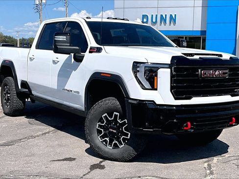 Used 2025 GMC Sierra 2500 AT4X AWD/4WD image 11