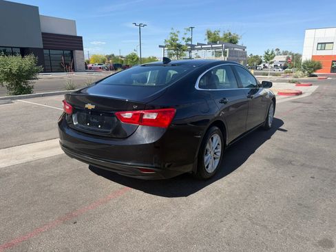 Used 2017 Chevrolet Malibu LT FWD image 4