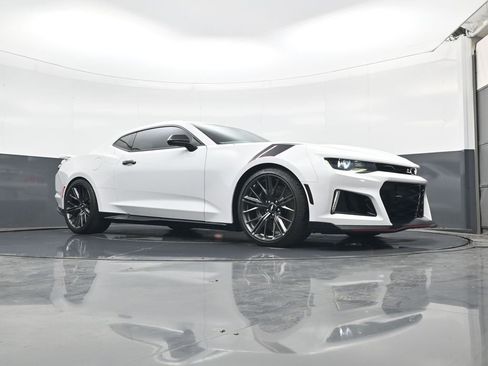 Used 2019 Chevrolet Camaro ZL1 image 22